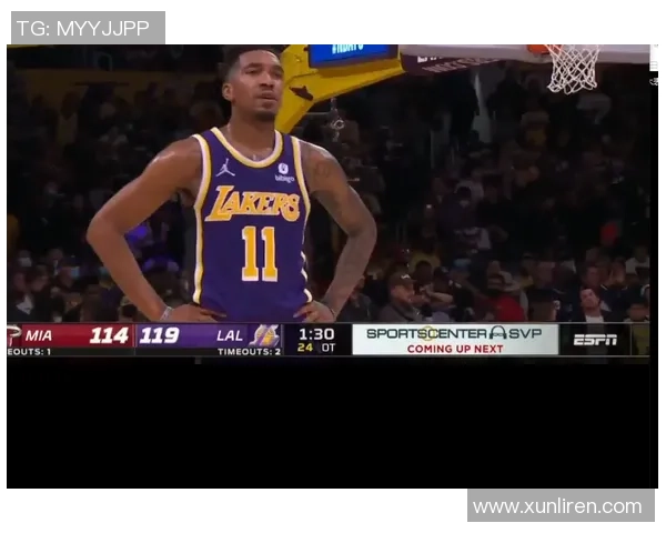 蒙克底线强突高难度横撤后仰投篮绝平展现大心脏球员风采